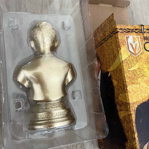 Vegas Golden Knights Bruce Cassidy figurine statue bust - Picture 3 of 7